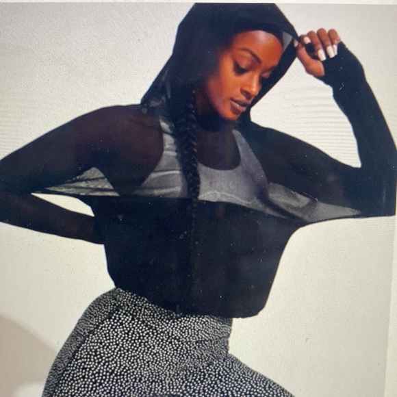 Buffbunny Collection Tops - BuffBunny Collection Escalanda Pullover-Black-Medium-Excellent Condition